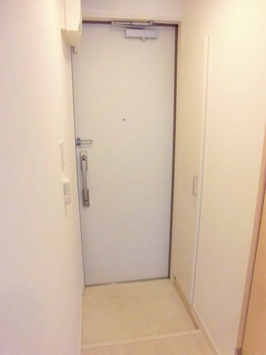 物件内観写真17　(玄関)