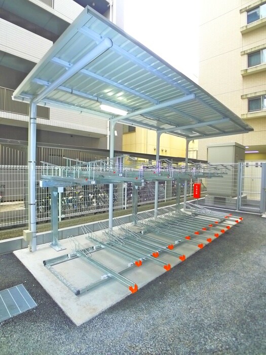 物件外観写真6　(駐輪場)