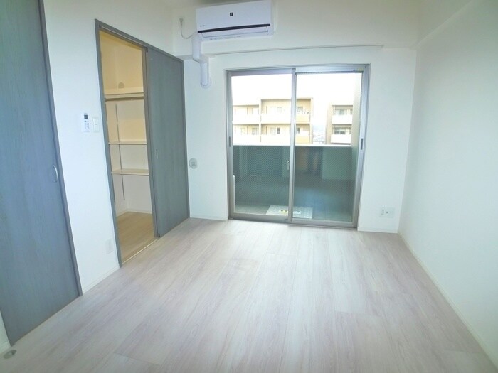 物件内観写真15　(居室)