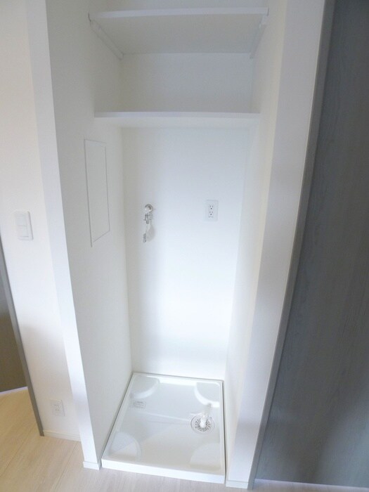 物件内観写真18　(洗濯機置場)