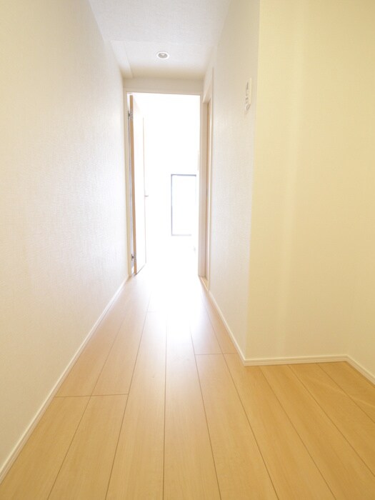 物件内観写真20　(廊下)