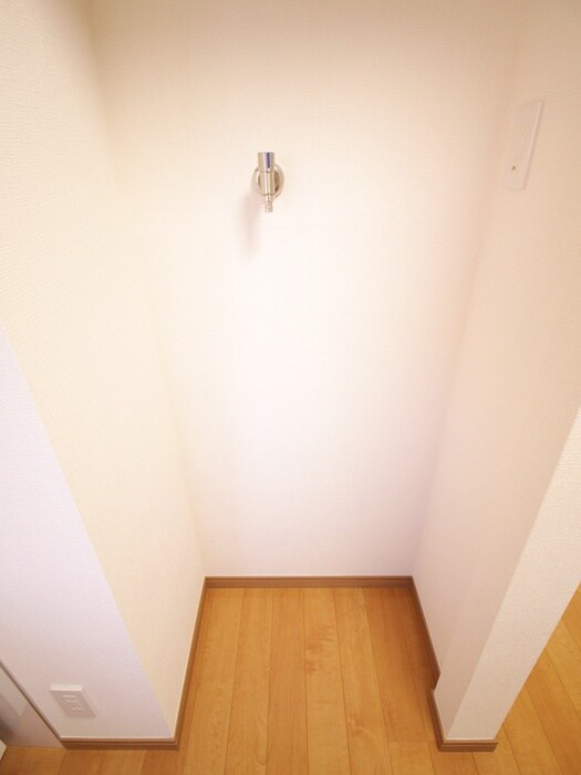 物件内観写真13　(洗濯機置場)