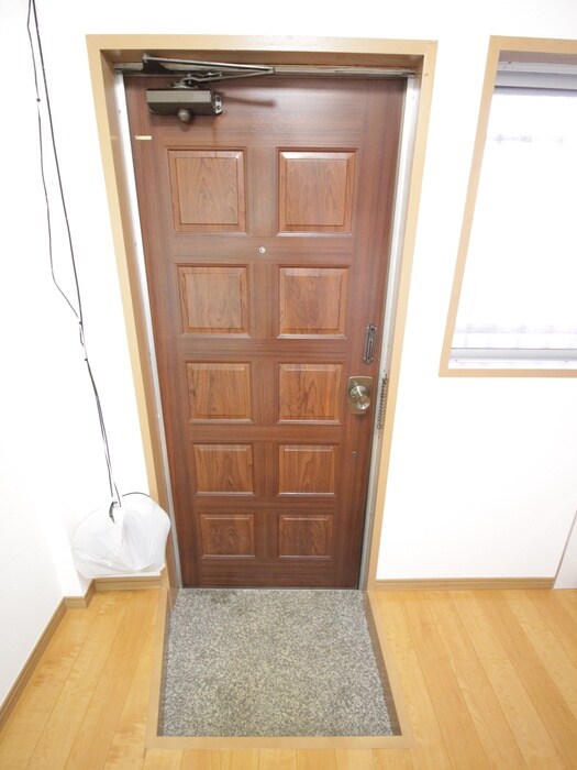 物件内観写真16　(玄関)