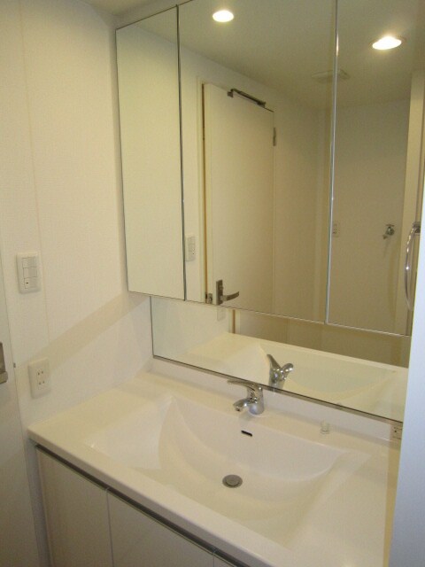 物件内観写真10　(洗面)