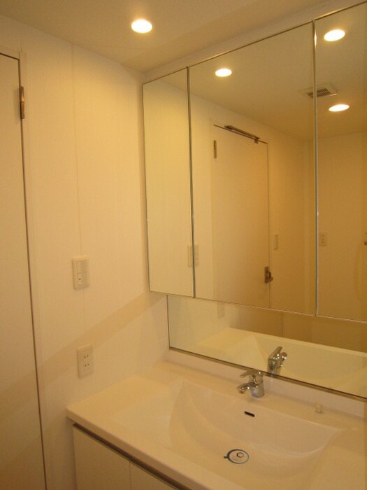 物件内観写真13　(洗面)