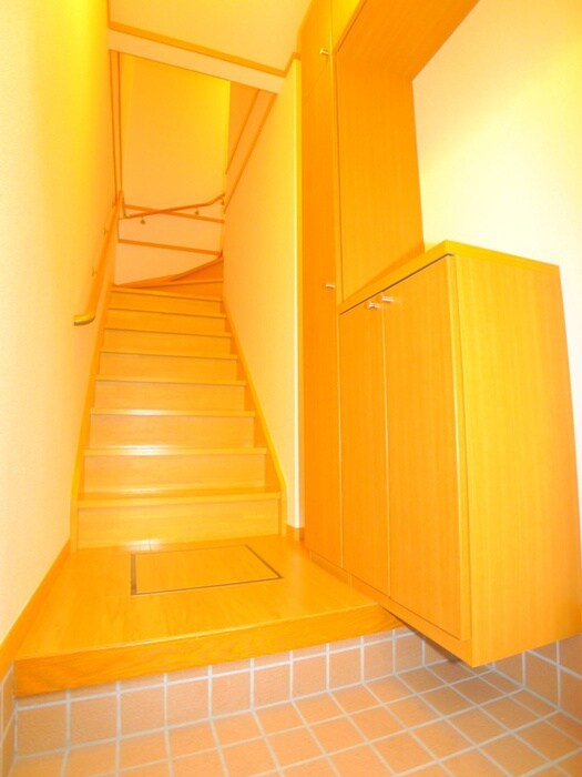 物件内観写真8　(玄関)