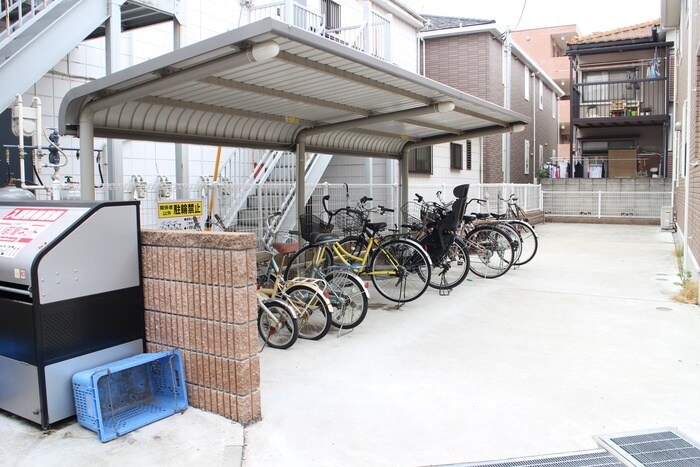 物件外観写真5　(駐輪場)