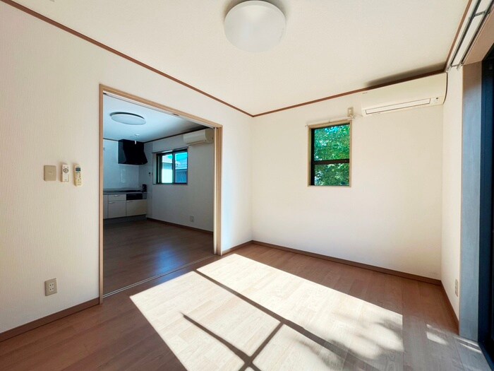 物件内観写真9　(居室)