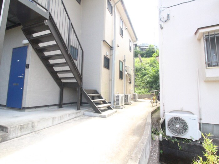 物件外観写真5　(エントランス部分)