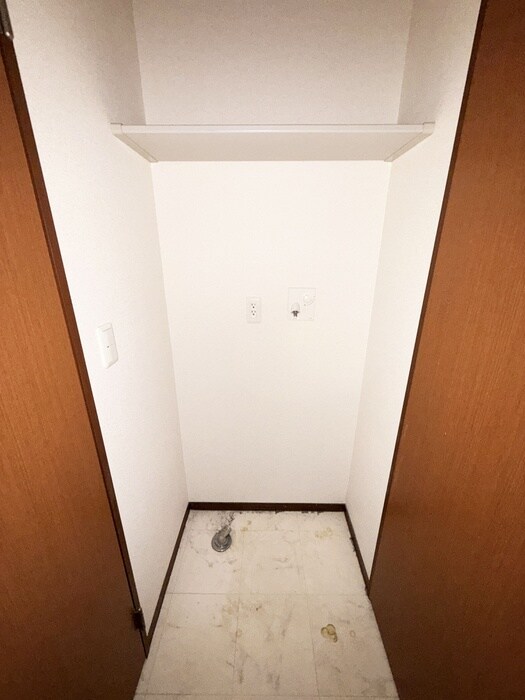 物件内観写真13　(洗濯機置場)