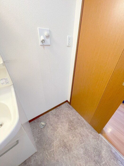 物件内観写真18　(洗濯機置場)