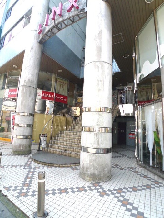 物件外観写真6　(エントランス部分)