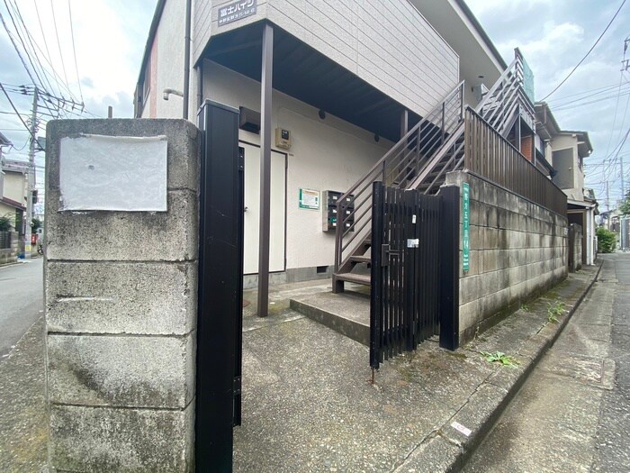 物件外観写真3　(エントランス部分)