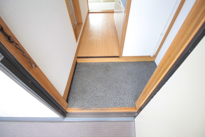 物件内観写真17　(玄関)