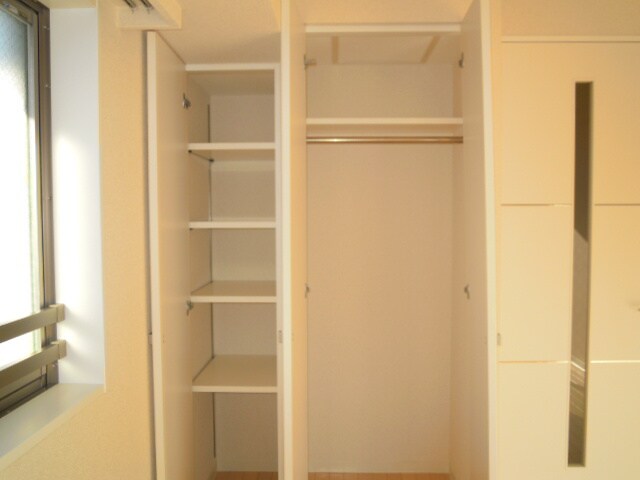 物件内観写真12　(収納)
