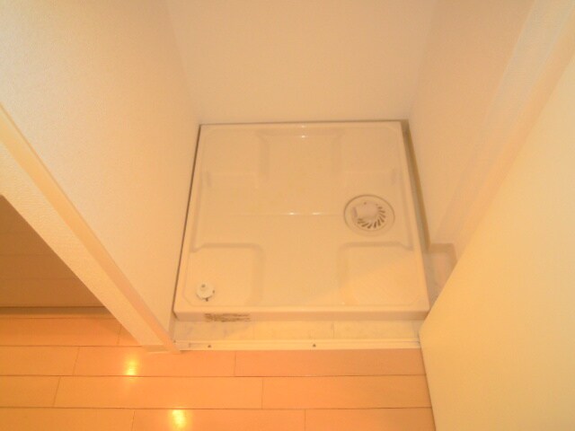 物件内観写真14　(洗濯機置場)