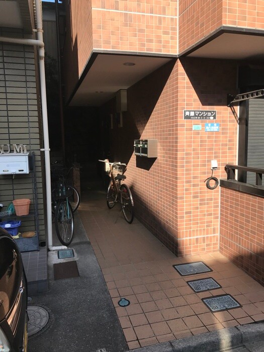 物件外観写真3　(エントランス部分)