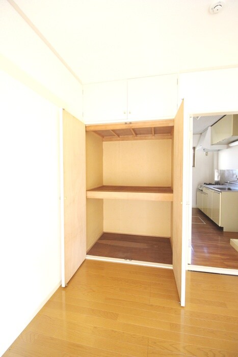 物件内観写真12　(収納)