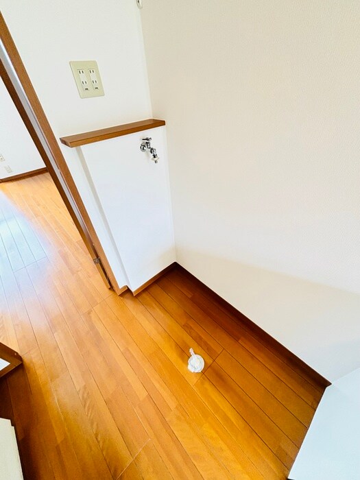 物件内観写真14　(洗濯機置場)