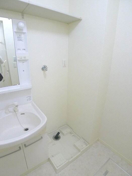 物件内観写真15　(洗濯機置場)