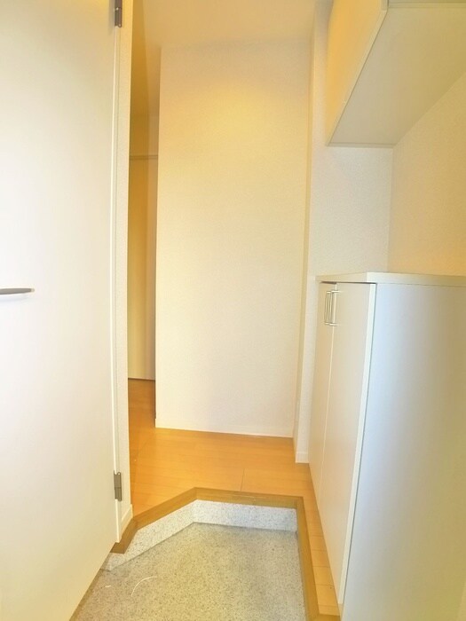 物件内観写真16　(玄関)