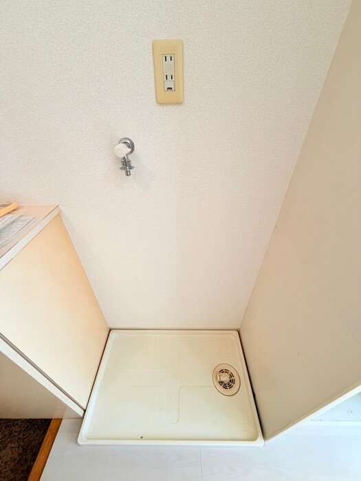 物件内観写真13　(洗濯機置場)