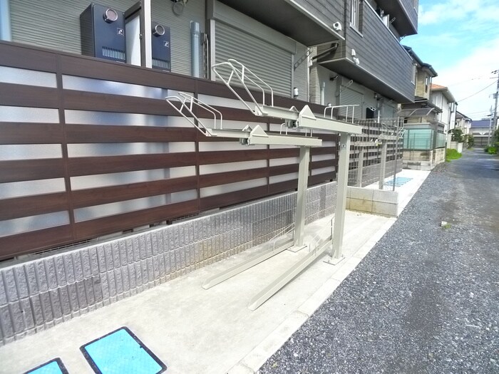 物件外観写真3　(駐輪場)