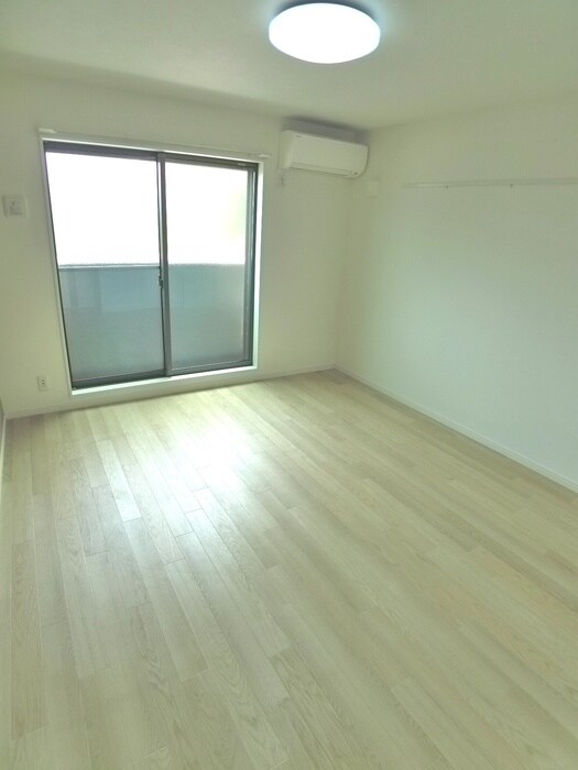 物件内観写真13　(室内からの展望)