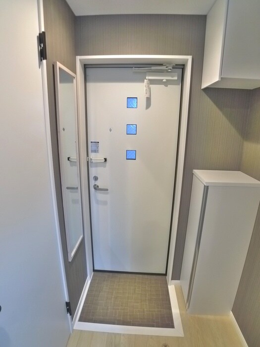 物件内観写真16　(玄関)