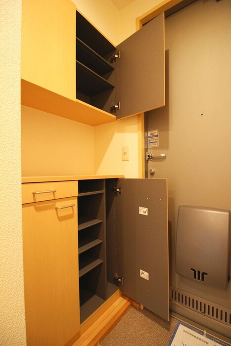 物件内観写真15　(靴箱)