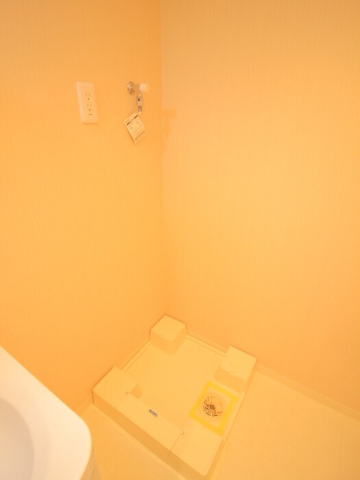 物件内観写真15　(洗濯機置場)