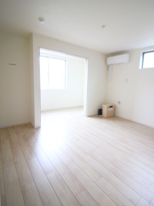 物件内観写真6　(居室)