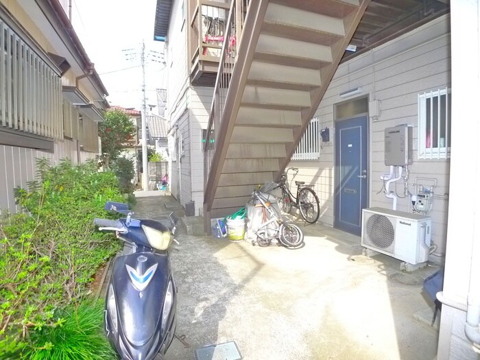 物件外観写真5　(駐輪場)