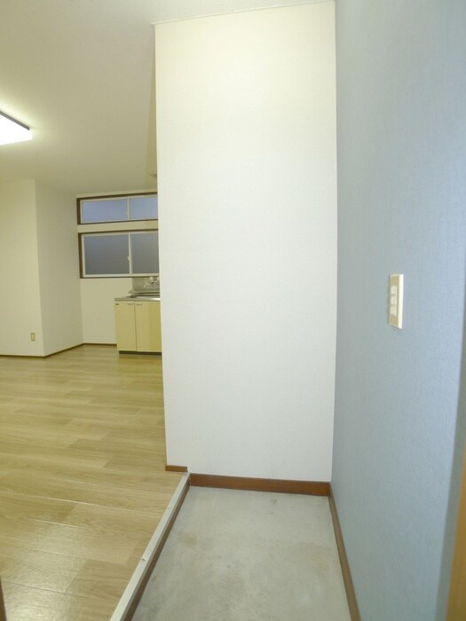 物件内観写真17　(廊下)