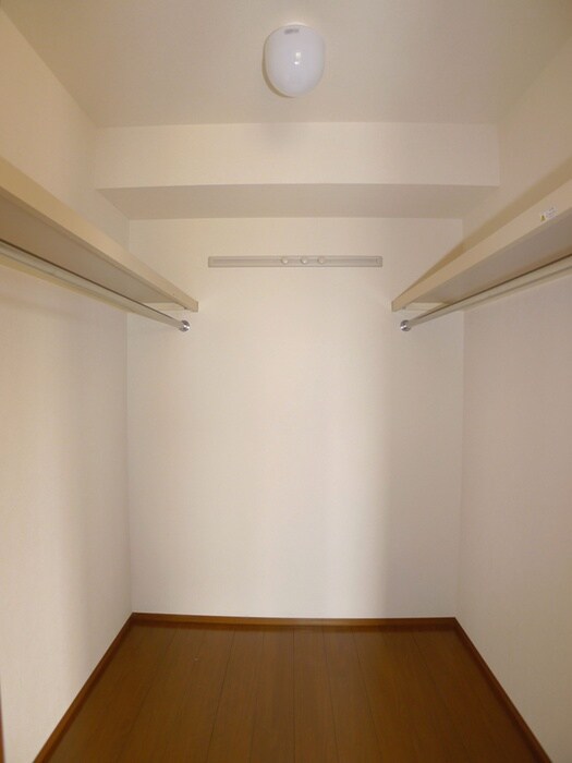 物件内観写真11　(収納)