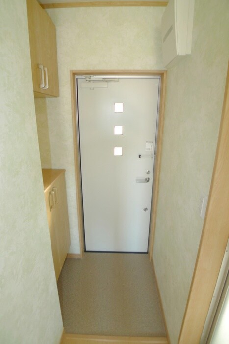 物件内観写真16　(玄関)