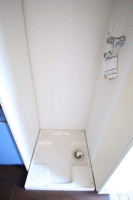 物件内観写真15　(洗濯機置場)