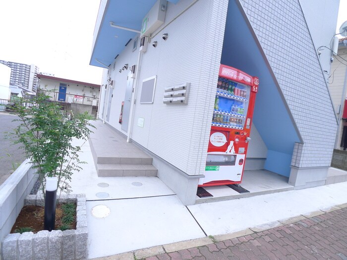 物件外観写真3　(エントランス部分)