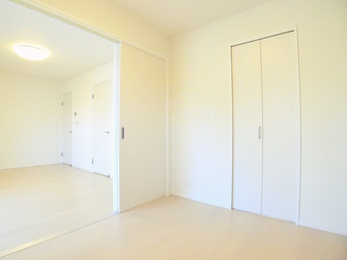 物件内観写真8　(居室)