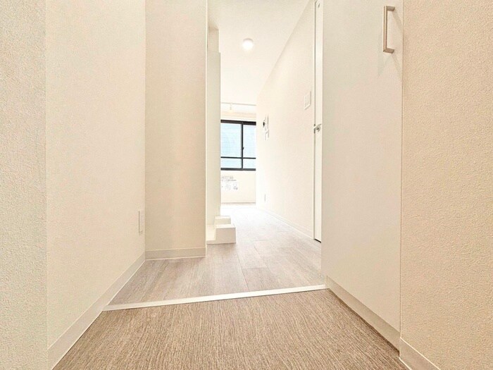 物件内観写真15　(玄関)