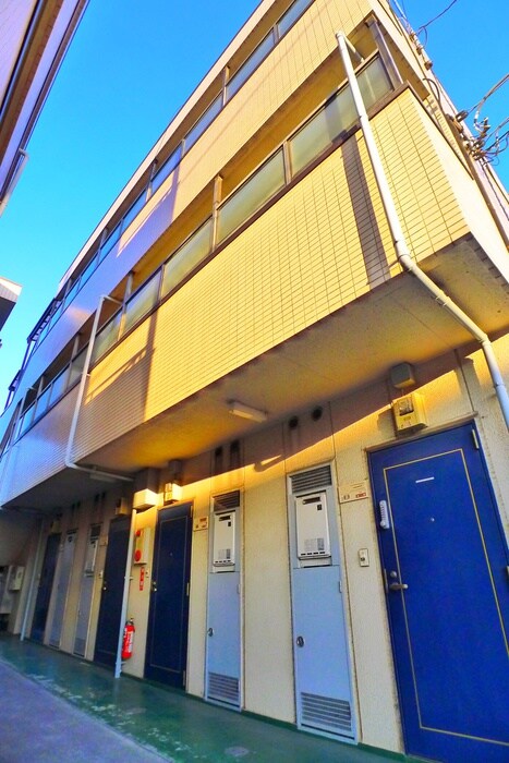 物件外観写真5　(エントランス部分)