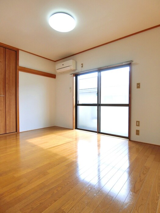 物件内観写真4　(居室)