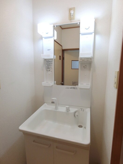 物件内観写真9　(洗面)