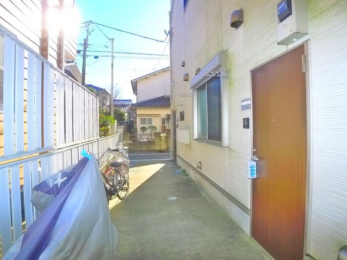 物件外観写真5　(エントランス部分)