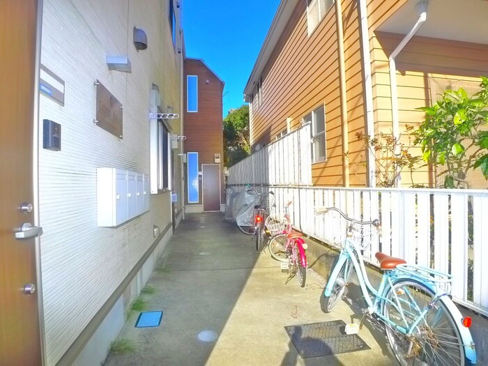 物件外観写真6　(駐輪場)