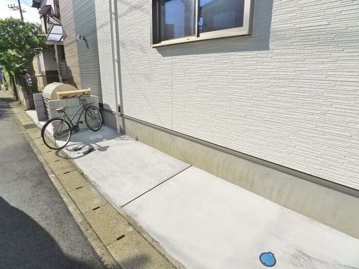 物件外観写真3　(駐輪場)