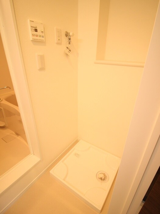 物件内観写真18　(洗濯機置場)