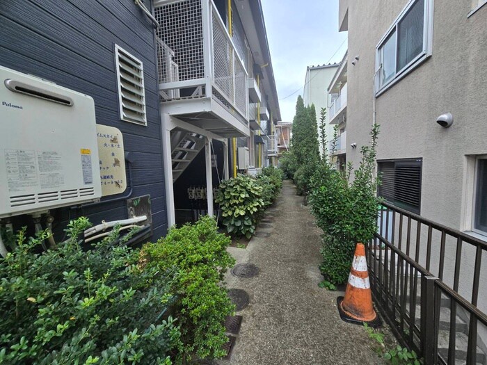 物件外観写真6　(エントランス部分)