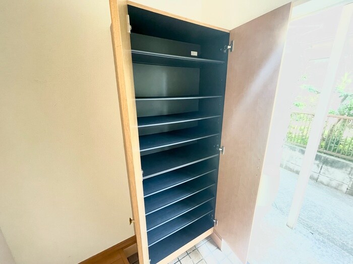 物件内観写真15　(靴箱)