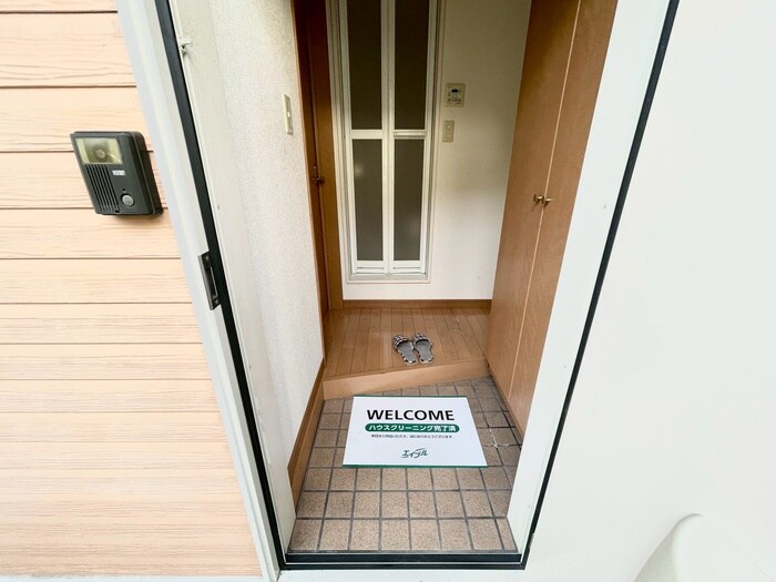 物件内観写真16　(玄関)